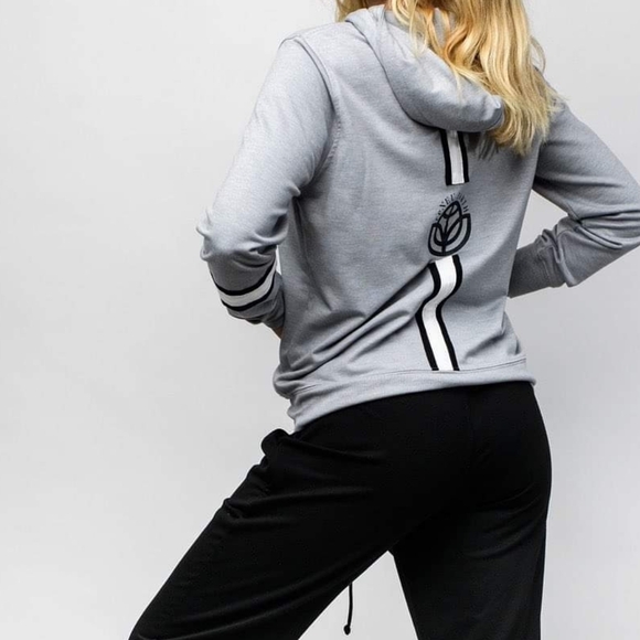 NWT ReNEU EARTH lightweight zip up sweatshirt.  Medium. - Picture 2 of 6